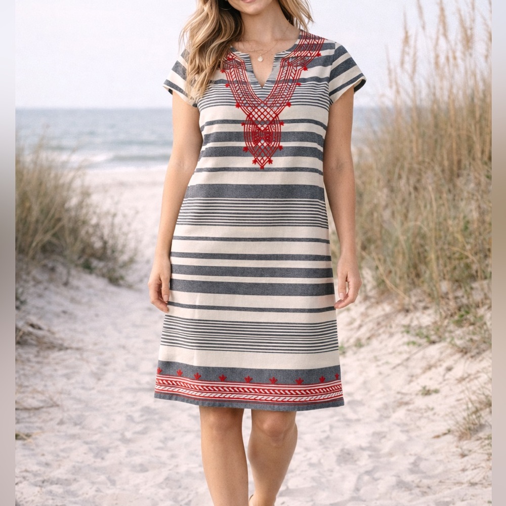 Mud Pie Shift Dress Size Medium 8/10 White Blue Red Embroidered Summer Beachy
